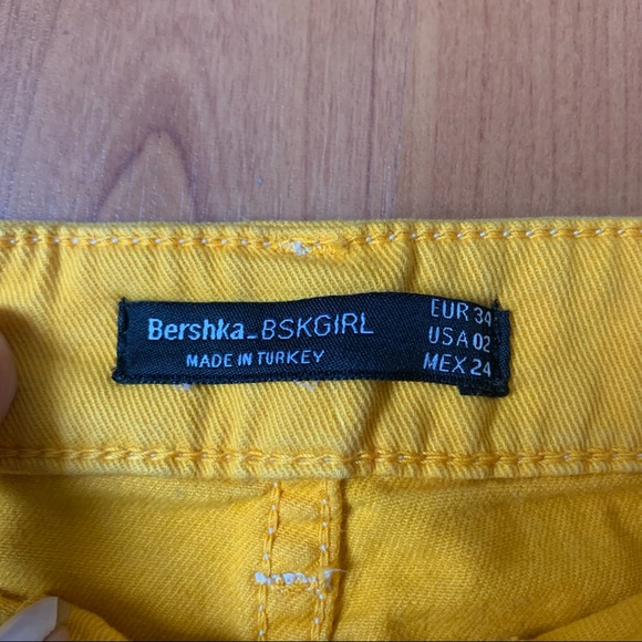 Mini skirt - Picture 2 of 3